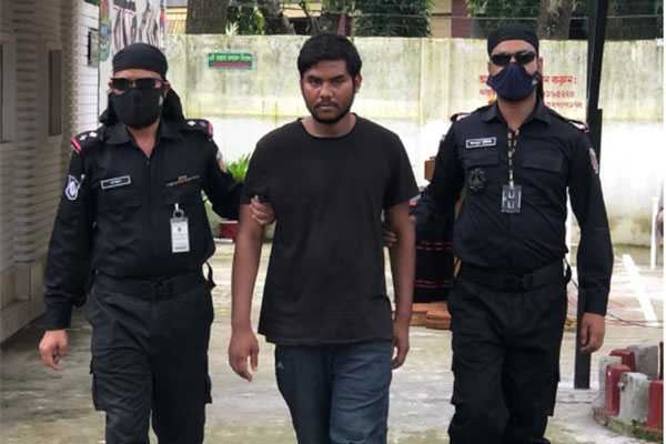 মাত্র ৫০ টাকার জন্য মাকে পিটিয়ে হত্যা, ‌‘মাদকাসক্ত’ ছেলে গ্রেফতার