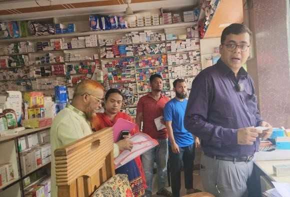 মেয়াদোত্তীর্ণ ওষুধ সংরক্ষন, দাগনভূঞায় তিন ফার্মেসিকে জরিমানা