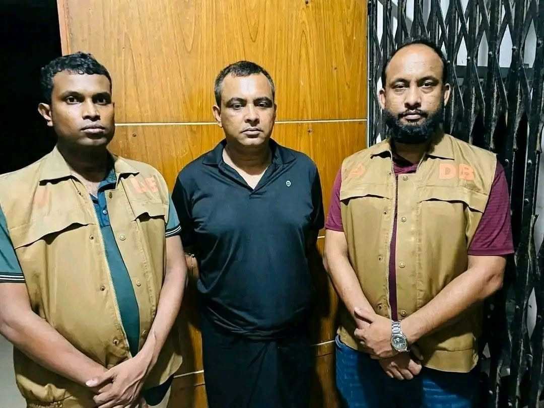 ফেনী বালিগাঁওয়ে যুবলীগ নেতা গোলাম মাওলা মিস্টার গ্রেপ্তার