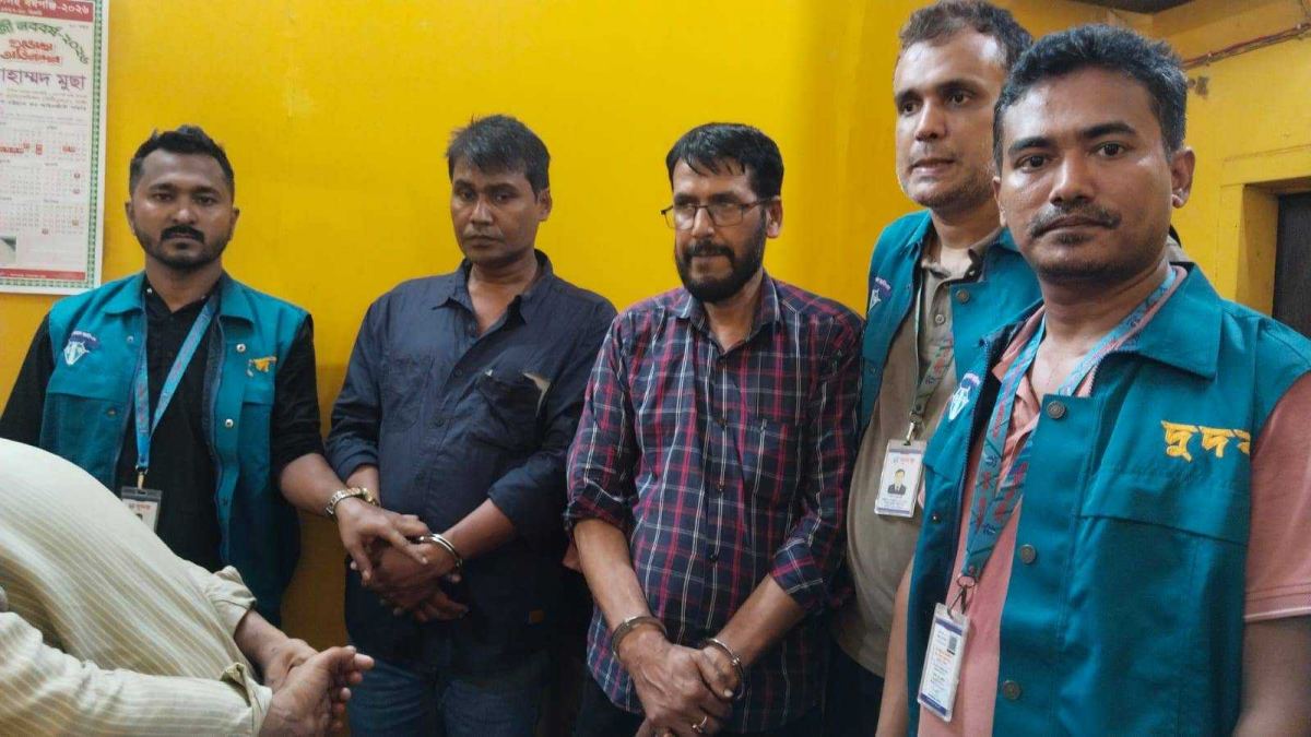 দুর্নীতি দমন কমিশনের ফাঁদ অভিযান