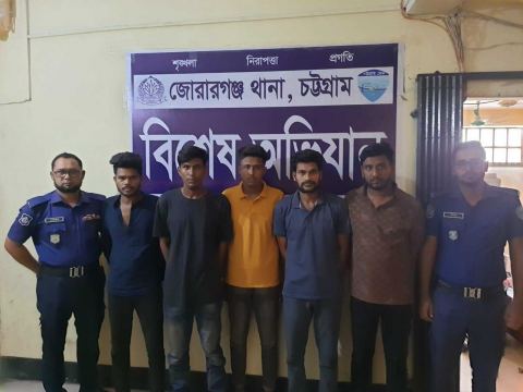 মিরসরাইয়ে জোরারগঞ্জ থানা পুলিশের শ্বাসরুদ্ধকর অভিযানে অপহৃত ভিকটিম উদ্ধার, ঘটনায় জড়িত ৫ জন আসামী গ্রেফতার